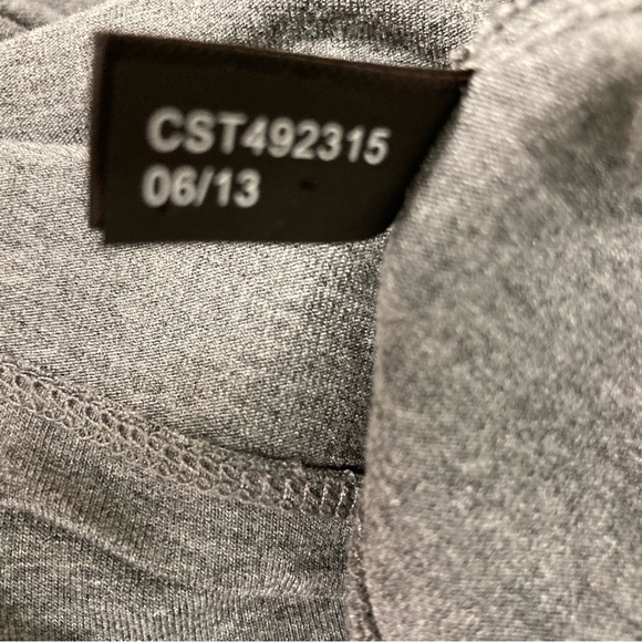 EUC The Limited Long sleeve mock wrap top. Stretch. Grey. Size Medium - Picture 12 of 12